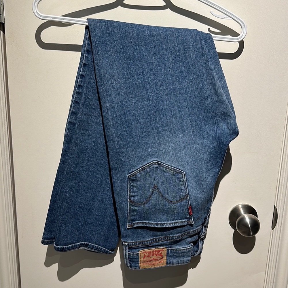 Levi Mid Rise Skinny